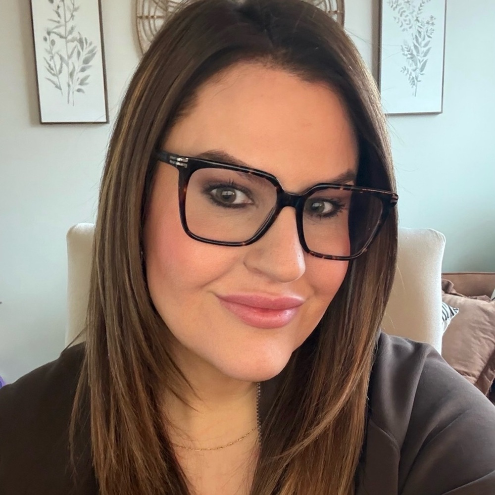 Meet your Posher, Lindsi